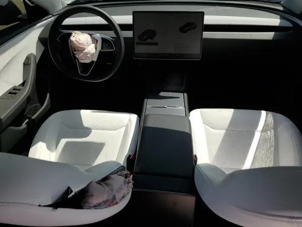 5YJ3E1EB6SF929872 2025 TESLA MODEL 3 - Image 8