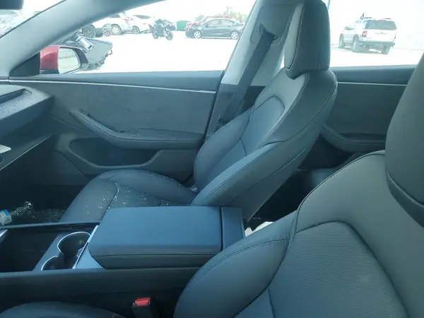 5YJ3E1EB6SF950124 2025 TESLA MODEL 3 - Image 8