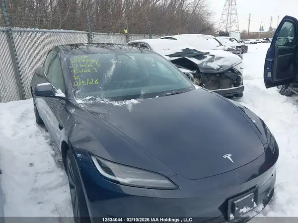 5YJ3E1EB6SF952083 2025 TESLA MODEL 3 - Image 1