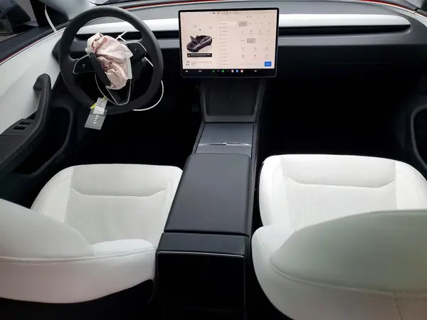 5YJ3E1EB6SF985861 2025 TESLA MODEL 3 - Image 8