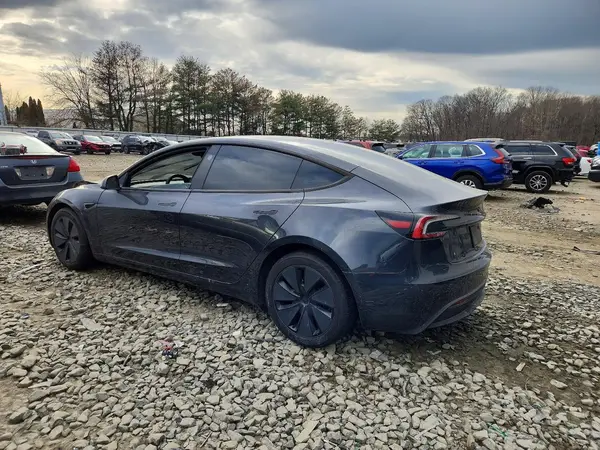 5YJ3E1EB6SF987786 2025 TESLA MODEL 3 - Image 2