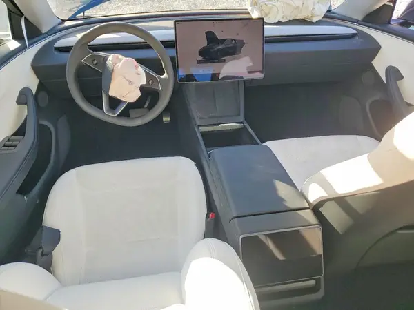 5YJ3E1EB6SF987805 2025 TESLA MODEL 3 - Image 8