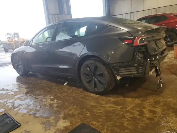 5YJ3E1EB6SF988470 2025 TESLA MODEL 3 - Image 2
