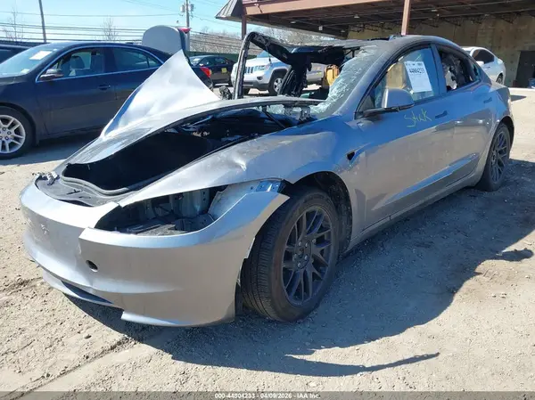 5YJ3E1EB6SF993846 2025 TESLA MODEL 3 - Image 2