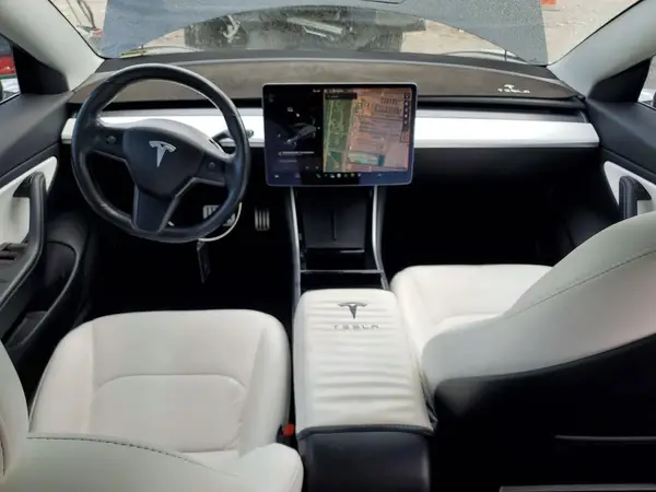 5YJ3E1EB7JF055143 2018 TESLA MODEL 3 - Image 8