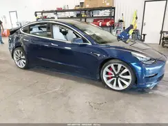 5YJ3E1EB7JF055725 2018 TESLA MODEL 3