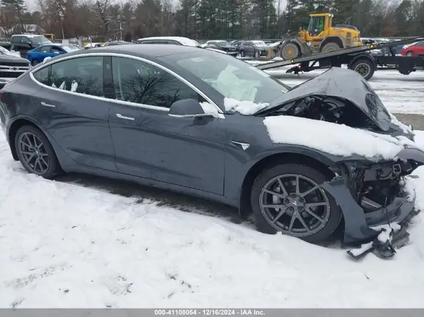 5YJ3E1EB7JF065994 2018 TESLA MODEL 3 - Image 1