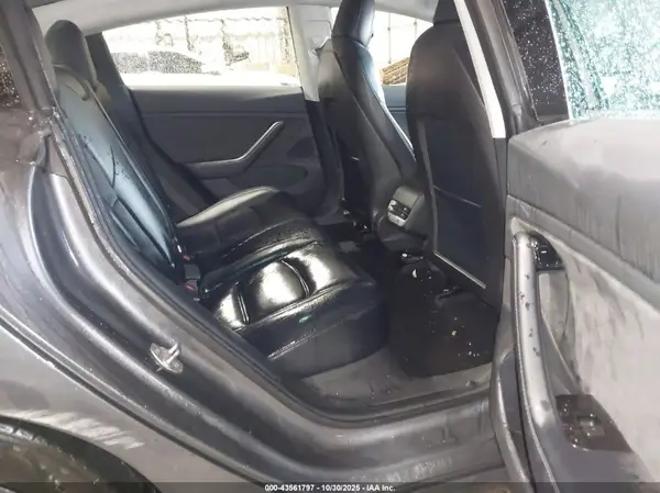 5YJ3E1EB7JF066160 2018 TESLA MODEL 3 - Image 8