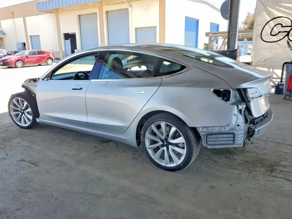5YJ3E1EB7JF069253 2018 TESLA MODEL 3 - Image 2