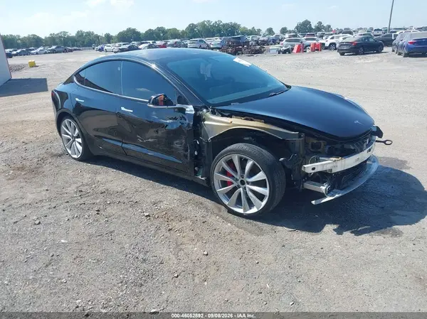 5YJ3E1EB7JF069690 2018 TESLA MODEL 3 - Image 1
