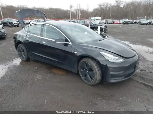 5YJ3E1EB7JF070483 2018 TESLA MODEL 3 - Image 1