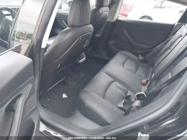 5YJ3E1EB7JF070483 2018 TESLA MODEL 3 - Image 8