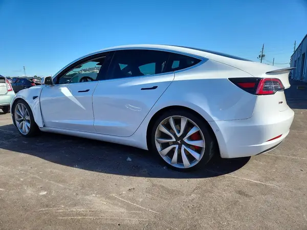 5YJ3E1EB7JF072671 2018 TESLA MODEL 3 - Image 2