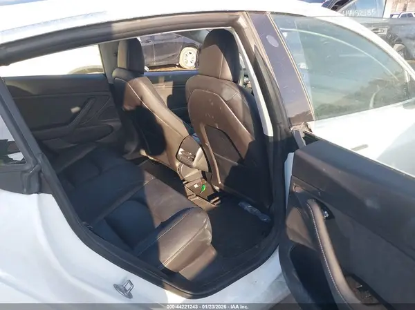 5YJ3E1EB7JF072699 2018 TESLA MODEL 3 - Image 8