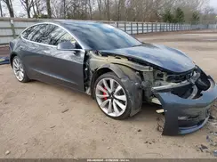 5YJ3E1EB7JF073092 2018 TESLA MODEL 3