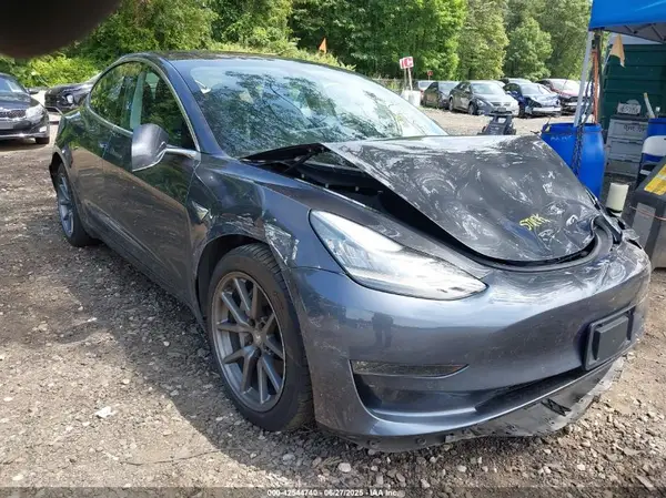 5YJ3E1EB7JF073626 2018 TESLA MODEL 3 - Image 1