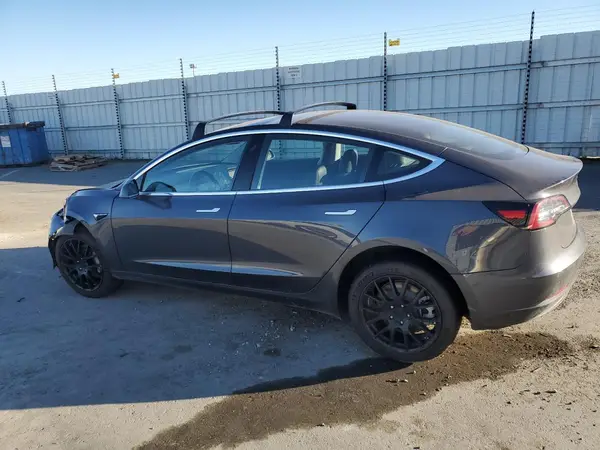 5YJ3E1EB7JF073724 2018 TESLA MODEL 3 - Image 2