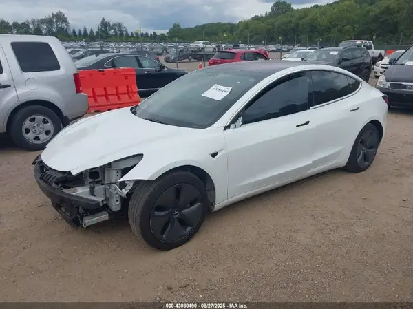 5YJ3E1EB7JF073884 2018 TESLA MODEL 3 - Image 2