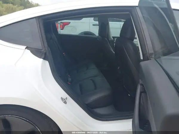 5YJ3E1EB7JF073884 2018 TESLA MODEL 3 - Image 8