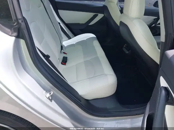 5YJ3E1EB7JF074825 2018 TESLA MODEL 3 - Image 8