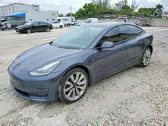 5YJ3E1EB7JF076977 2018 TESLA MODEL 3