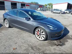 5YJ3E1EB7JF083217 2018 TESLA MODEL 3