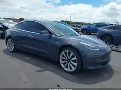 5YJ3E1EB7JF083279 2018 TESLA MODEL 3