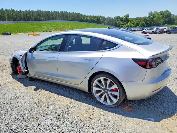 5YJ3E1EB7JF083329 2018 TESLA MODEL 3 - Image 2