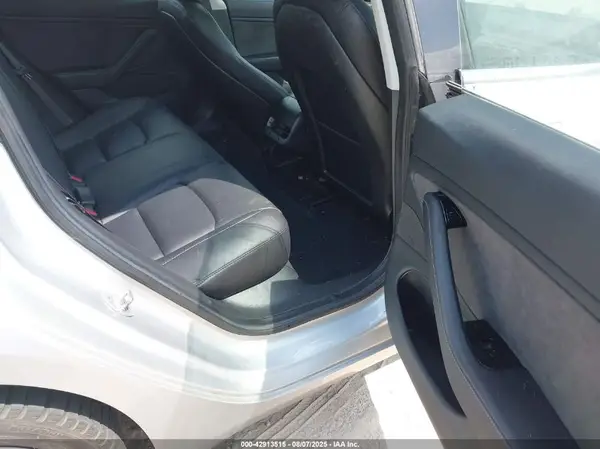 5YJ3E1EB7JF087610 2018 TESLA MODEL 3 - Image 8