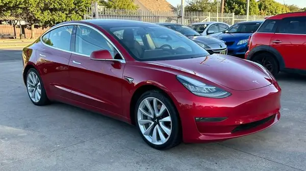 5YJ3E1EB7JF088014 2018 TESLA MODEL 3