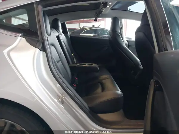 5YJ3E1EB7JF089955 2018 TESLA MODEL 3 - Image 8
