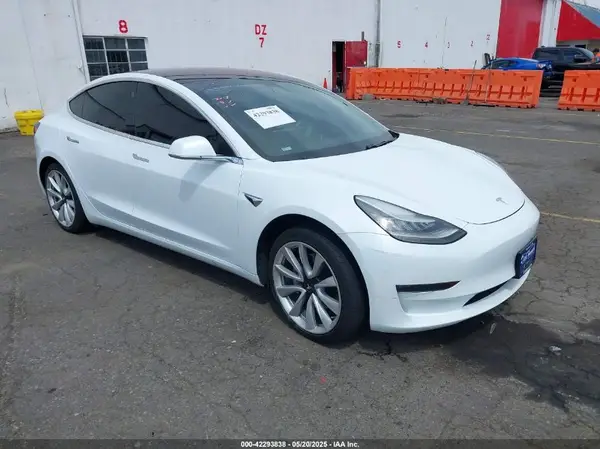 5YJ3E1EB7JF092550 2018 TESLA MODEL 3 - Image 1