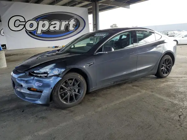 5YJ3E1EB7JF093276 2018 TESLA MODEL 3 - Image 1
