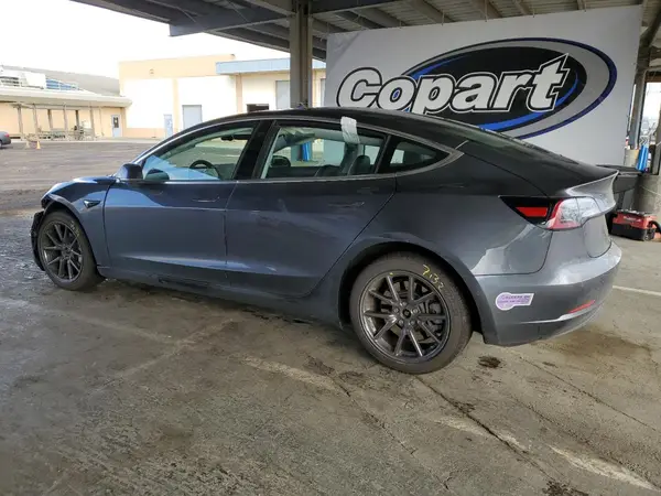 5YJ3E1EB7JF093276 2018 TESLA MODEL 3 - Image 2
