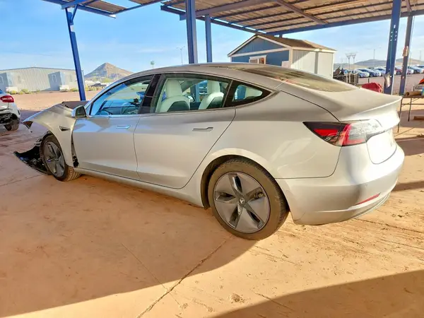 5YJ3E1EB7JF096209 2018 TESLA MODEL 3 - Image 2