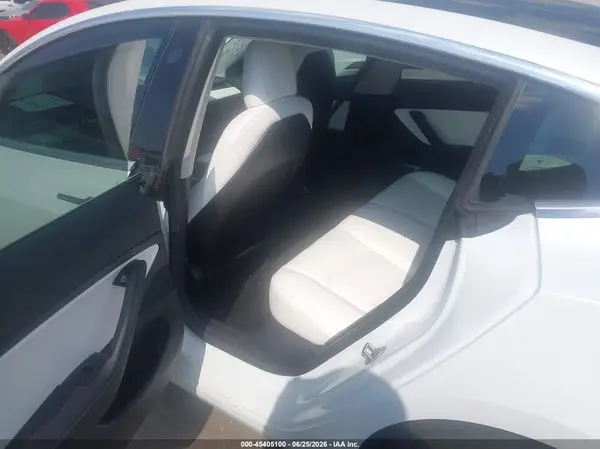 5YJ3E1EB7JF096873 2018 TESLA MODEL 3 - Image 8