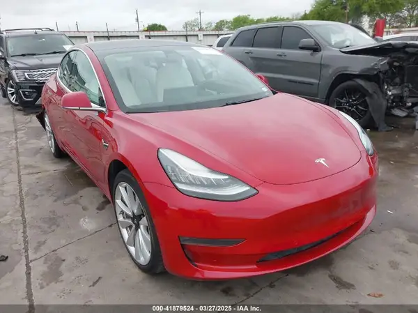 5YJ3E1EB7JF100761 2018 TESLA MODEL 3 - Image 1