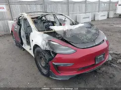 5YJ3E1EB7JF107922 2018 TESLA MODEL 3