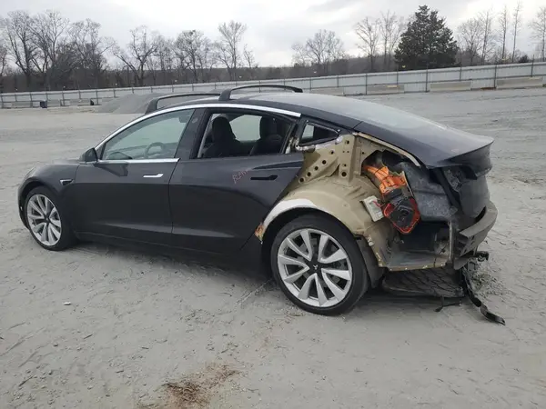 5YJ3E1EB7JF109346 2018 TESLA MODEL 3 - Image 2