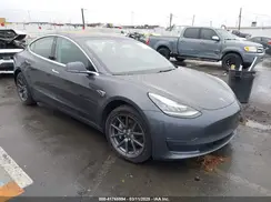 5YJ3E1EB7JF114305 2018 TESLA MODEL 3