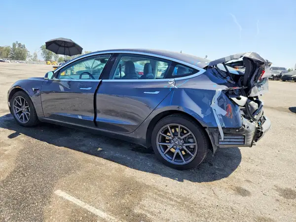 5YJ3E1EB7JF114370 2018 TESLA MODEL 3 - Image 2