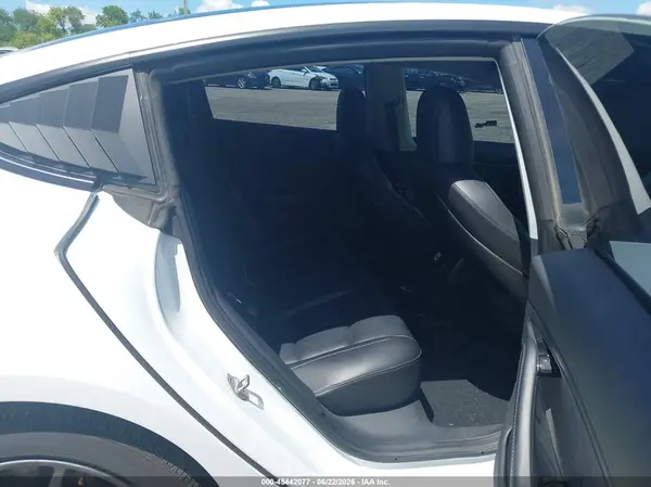 5YJ3E1EB7JF115454 2018 TESLA MODEL 3 - Image 8