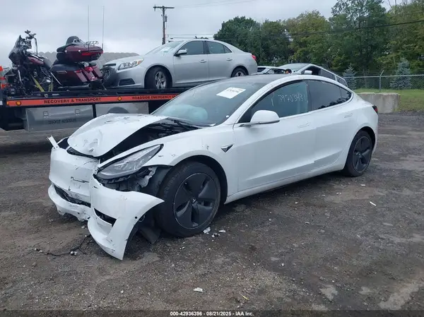 5YJ3E1EB7JF115583 2018 TESLA MODEL 3 - Image 2