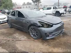 5YJ3E1EB7JF128737 2018 TESLA MODEL 3