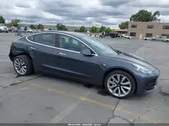 5YJ3E1EB7JF132836 2018 TESLA MODEL 3