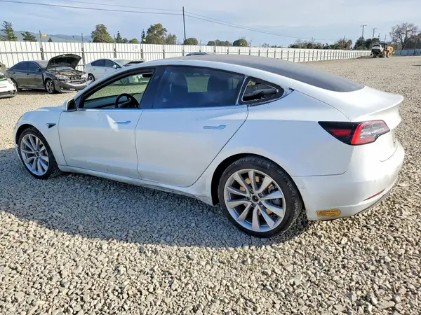 5YJ3E1EB7JF134215 2018 TESLA MODEL 3 - Image 2