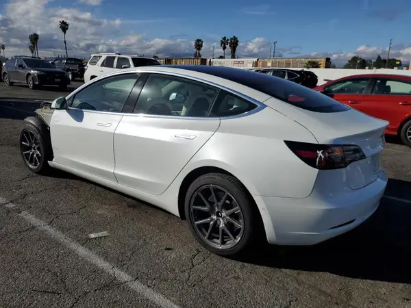5YJ3E1EB7JF134781 2019 TESLA MODEL 3 - Image 2