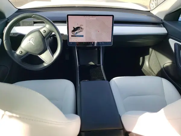 5YJ3E1EB7JF135543 2018 TESLA MODEL 3 - Image 8