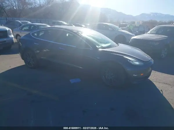 5YJ3E1EB7JF144792 2018 TESLA MODEL 3 - Image 1
