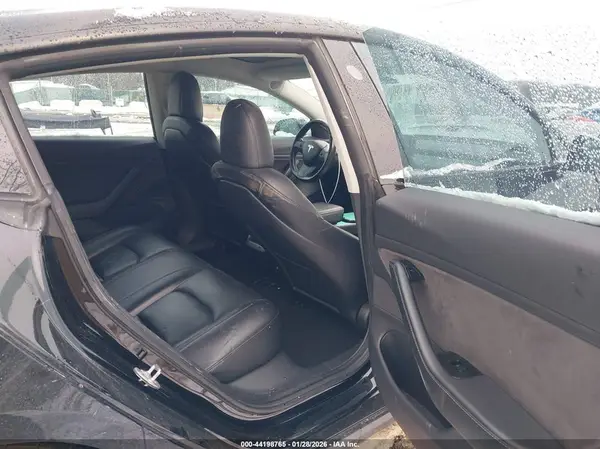 5YJ3E1EB7JF170471 2018 TESLA MODEL 3 - Image 8